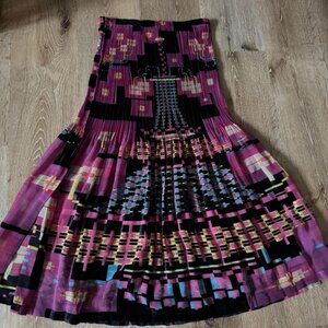 Issey Miyake Fete Pleated Midi Skirt‎ in an abstract art pink purple hues Size 2